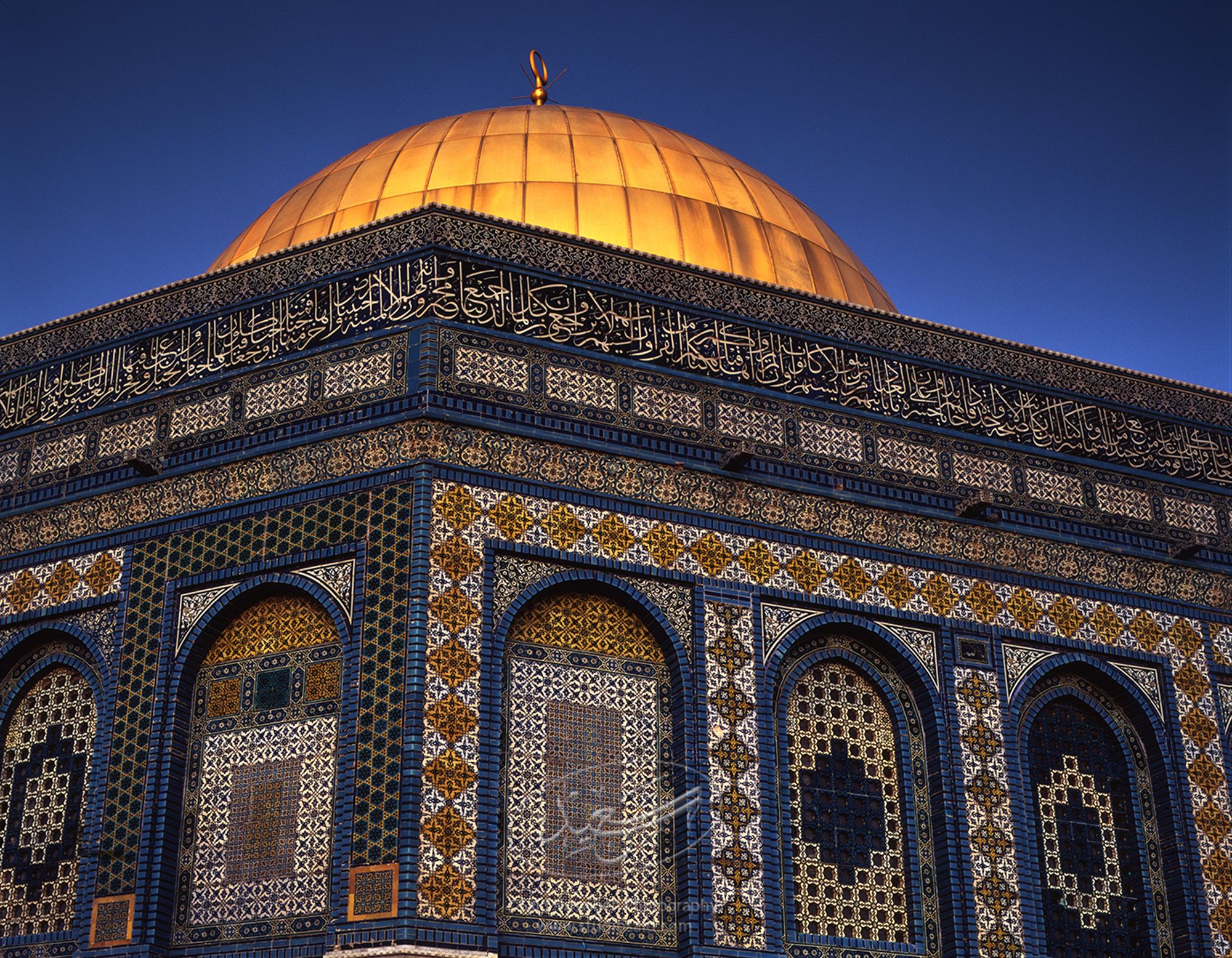 <i>Qubbat al-Sakhra</i> / Dome of the Rock. In the <i>Masjid al-Aqsa</i>, Old City Jerusalem <i>alQuds</i>.