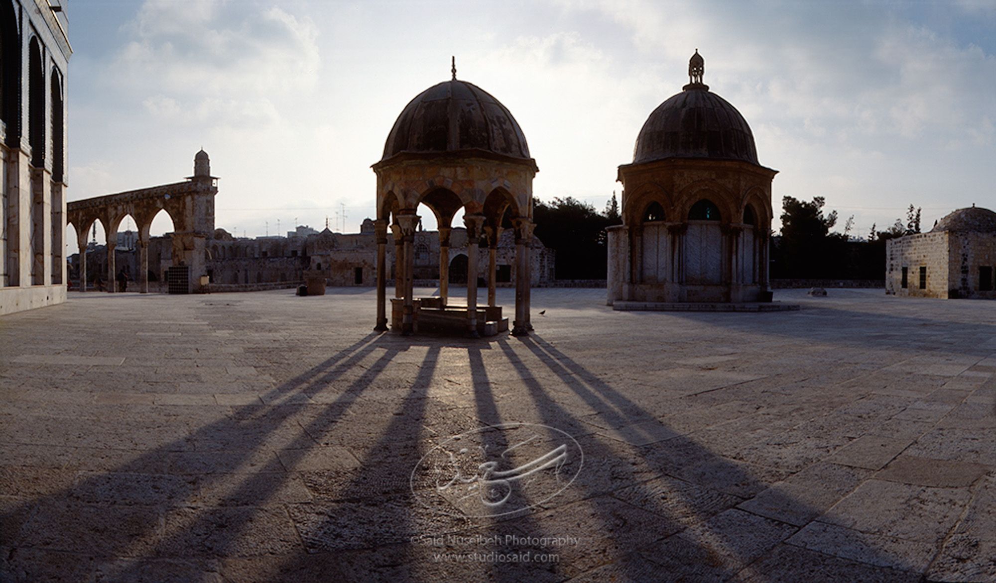 <i>Qubbat al-Sakhra</i> / Dome of the Rock. In the <i>Masjid al-Aqsa</i>, Old City Jerusalem <i>alQuds</i>.