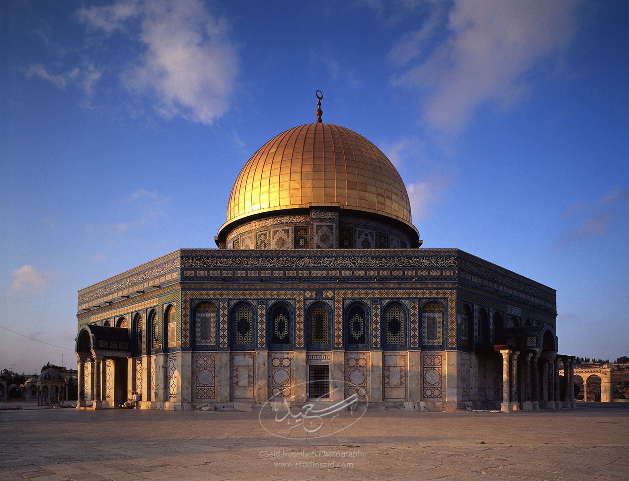 <i>Qubbat al-Sakhra</i> / Dome of the Rock. In the <i>Masjid al-Aqsa</i>, Old City Jerusalem <i>alQuds</i>.