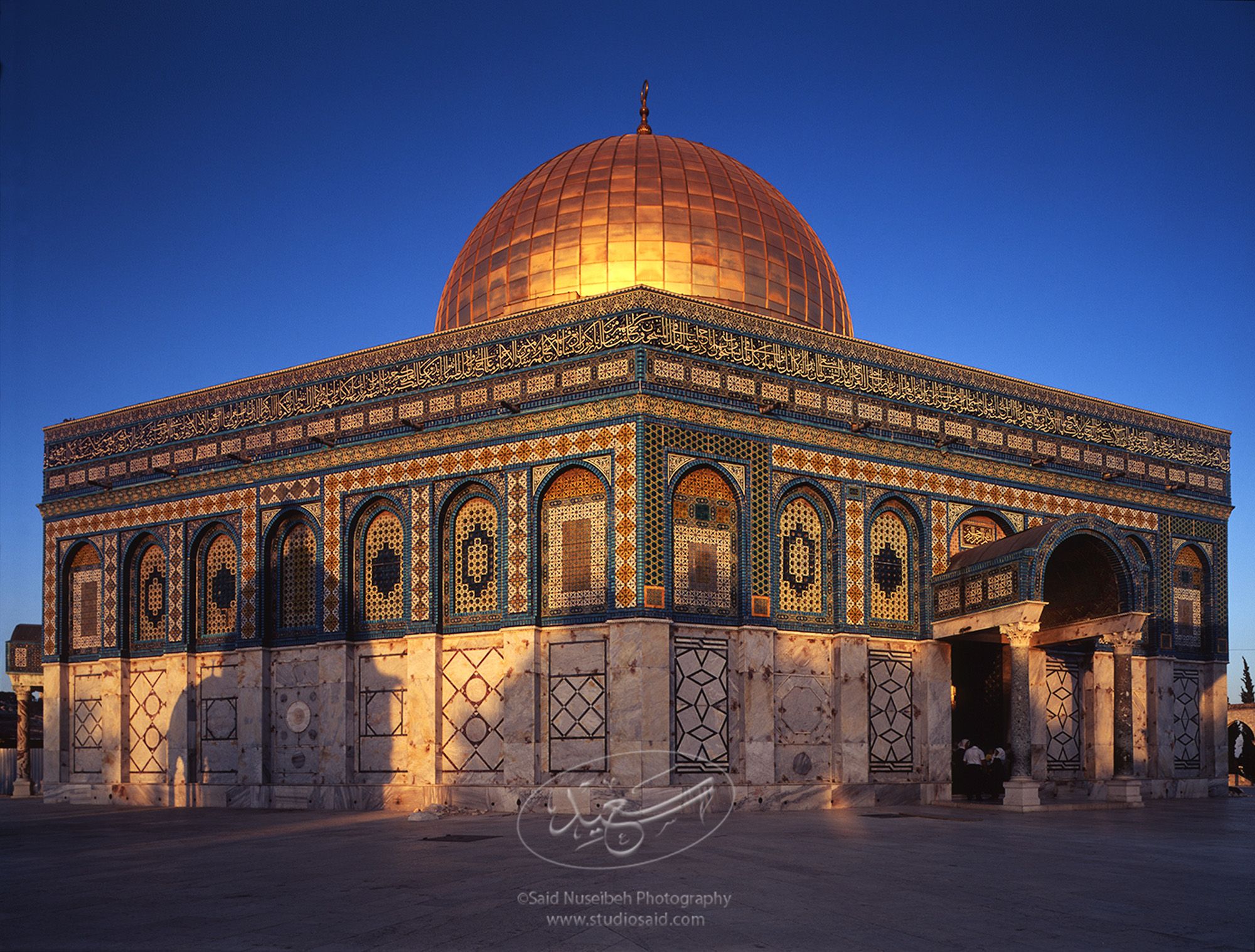 <i>Qubbat al-Sakhra</i> / Dome of the Rock. In the <i>Masjid al-Aqsa</i>, Old City Jerusalem <i>alQuds</i>.