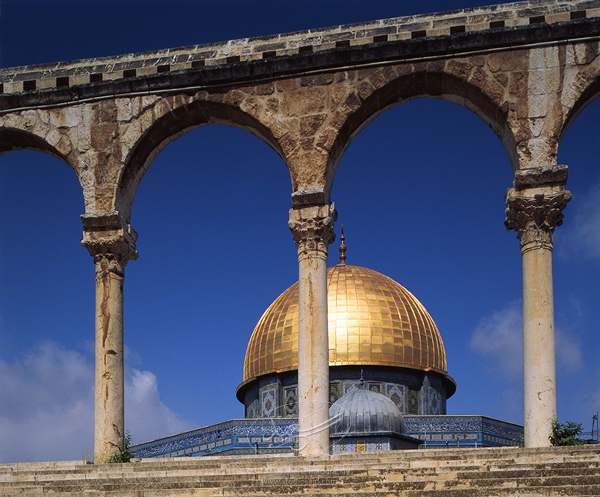 <i>Qubbat al-Sakhra</i> / Dome of the Rock. In the <i>Masjid al-Aqsa</i>, Old City Jerusalem <i>alQuds</i>.