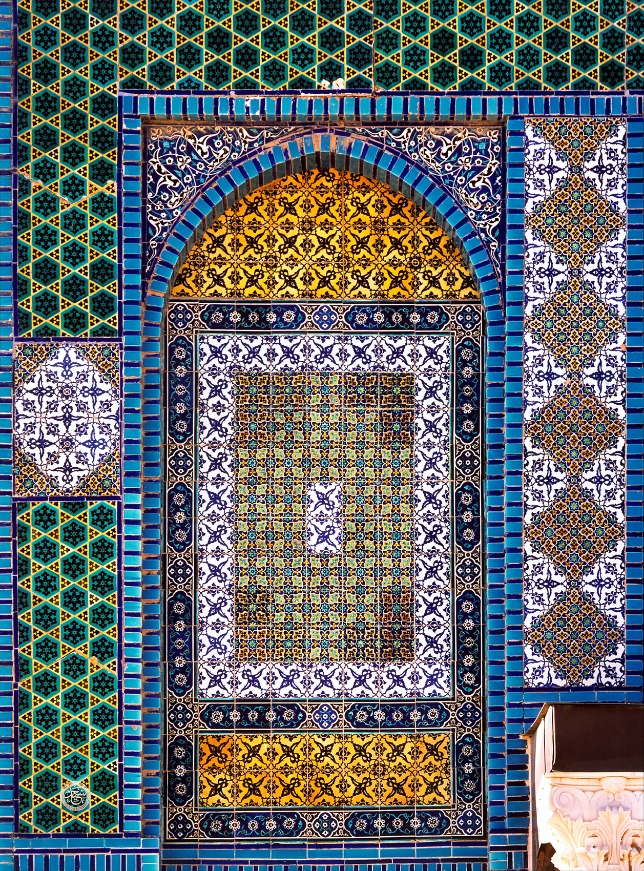 Bay with portion of Corinthian capital. <i>Qubbat al-Sakhra</i> / Dome of the Rock