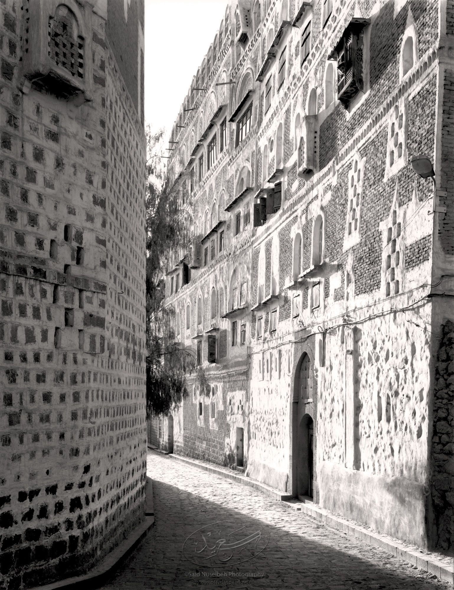 Street scene and residences. Old City, Sana'a